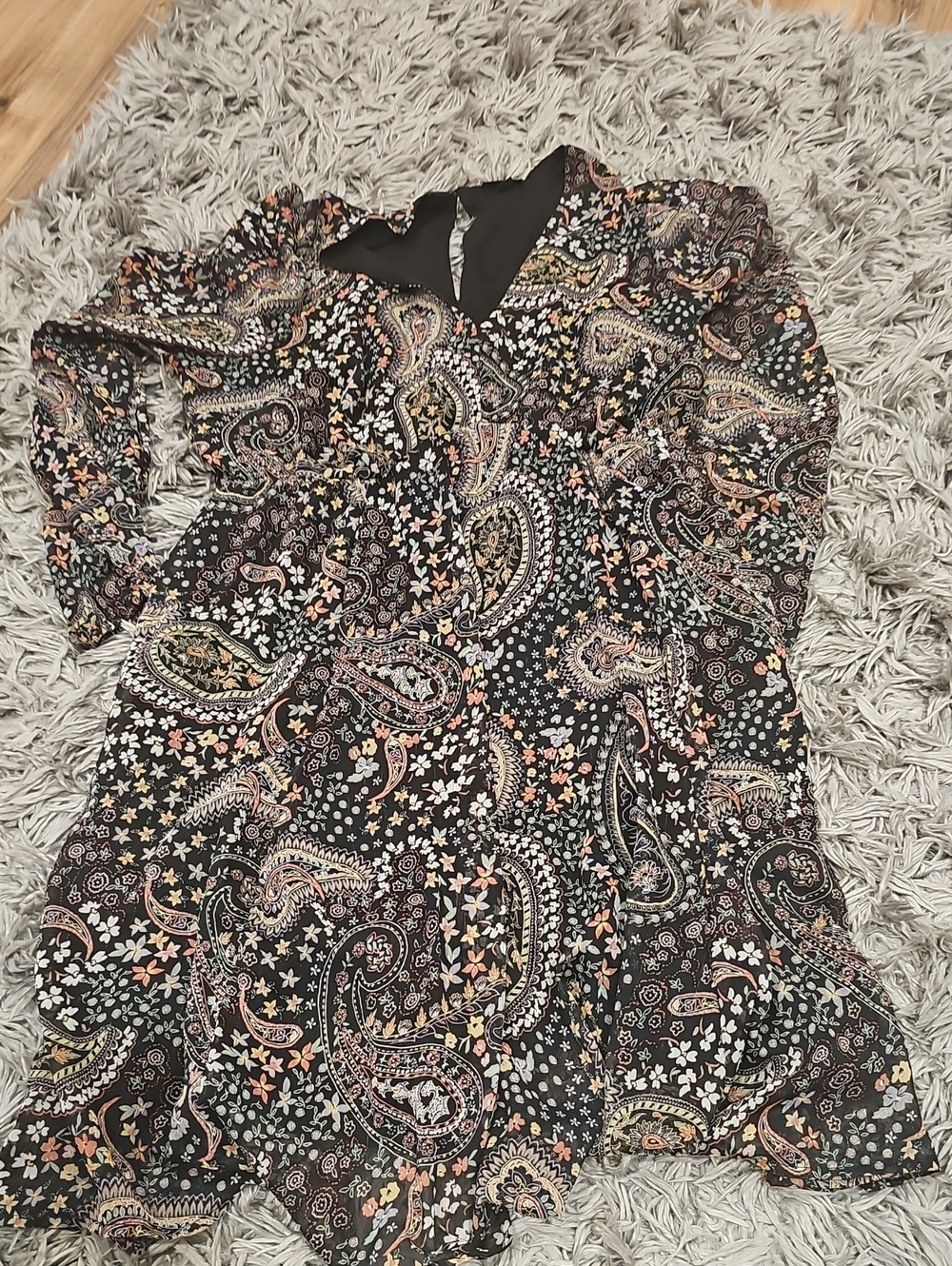 Women's Black Paisley Long-Sleeve Wrap Dress